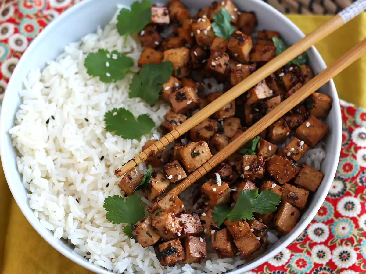 Soijakastikkeessa marinoitu tofu - kuva 2