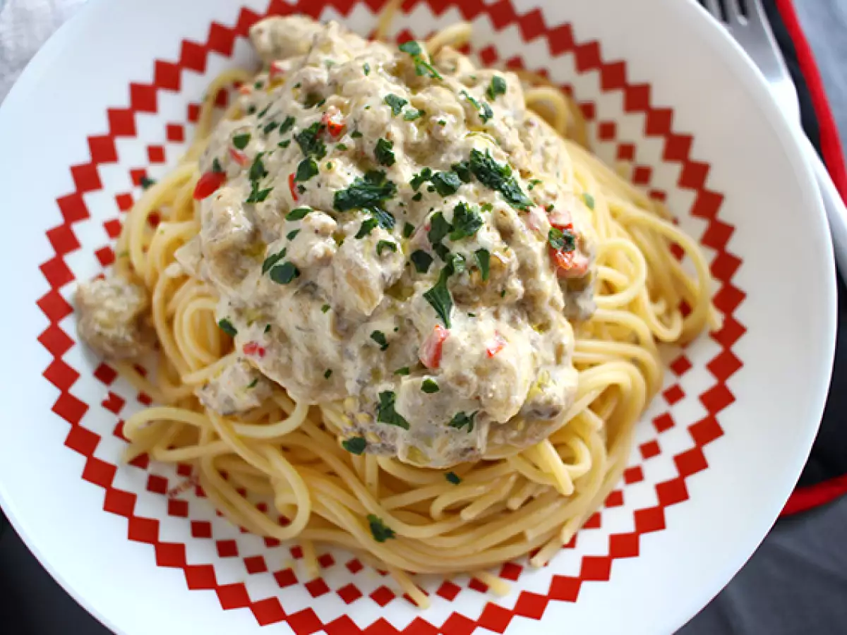 Spagetti munakoisocarbonarakastikkeella