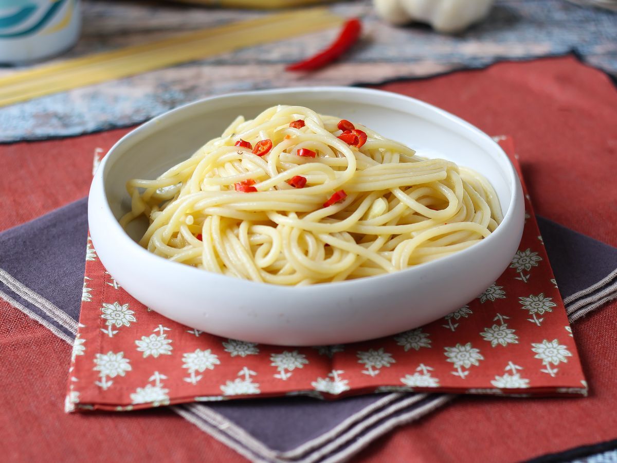 Spaghetti aglio, olio e peperoncino: italialaisen perinteen viime hetken ruokalaji - kuva 2