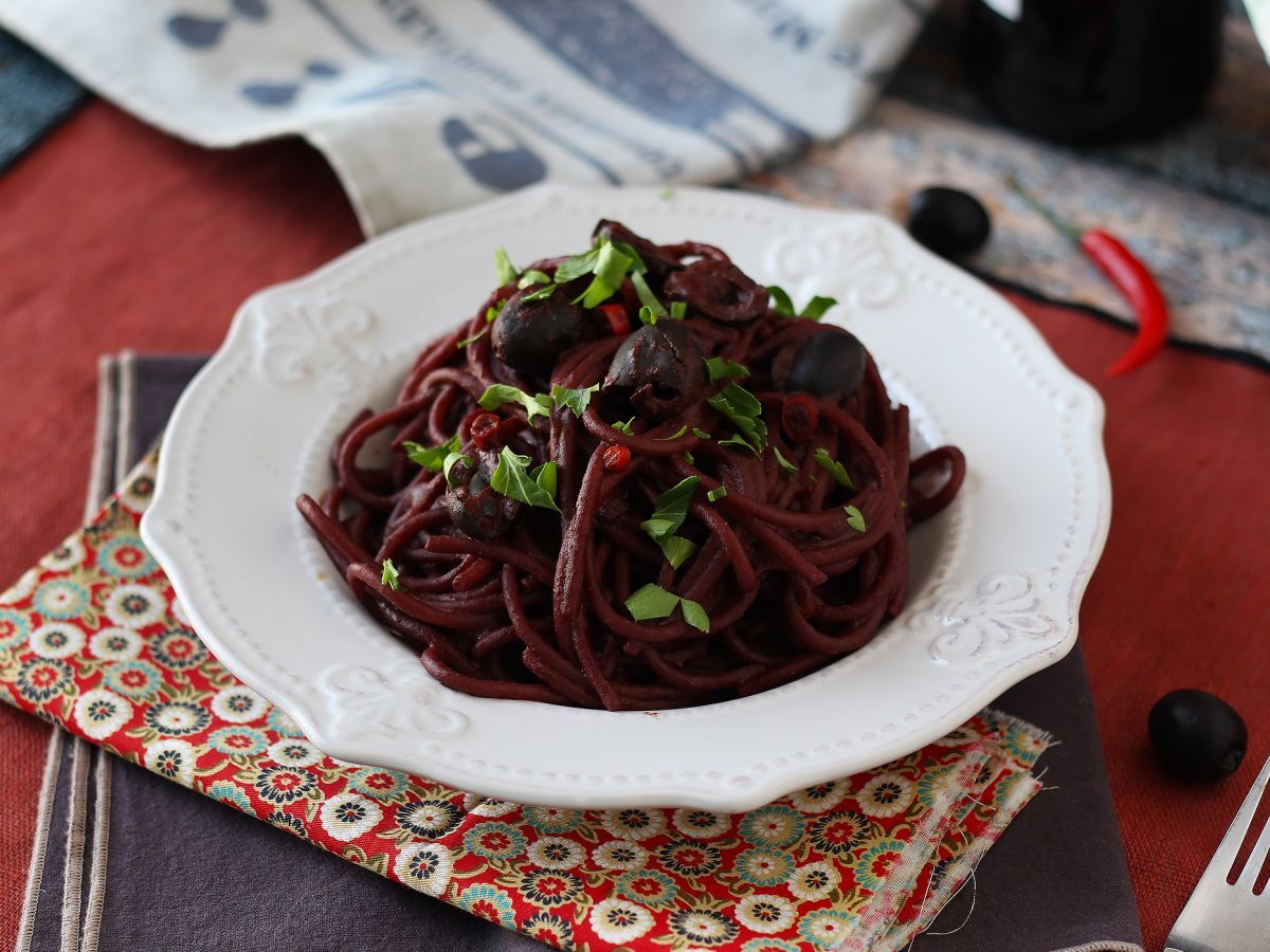 Spaghetti al fuoco di Bacco: punaviinipasta, joka tuo pöytään jotain erityistä