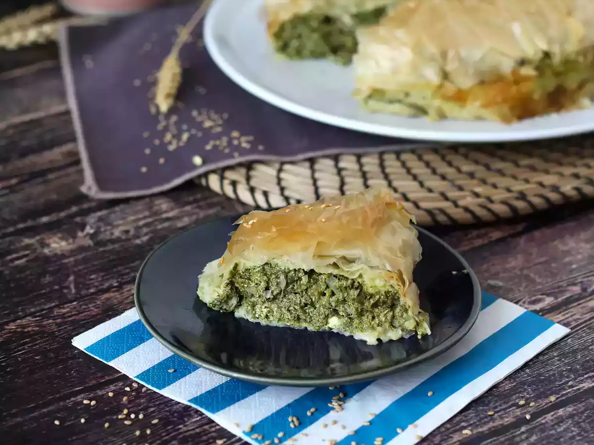 Spanakopita, superhelppo kreikkalainen piirakka pinaatilla ja fetajuustolla. - kuva 3