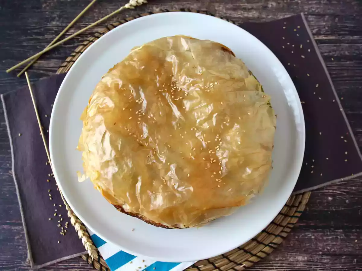 Spanakopita, superhelppo kreikkalainen piirakka pinaatilla ja fetajuustolla. - kuva 4