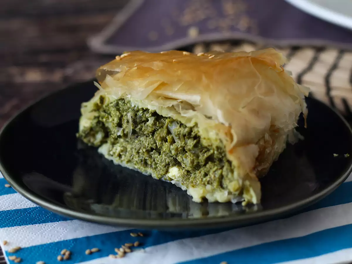 Spanakopita – superhelppo kreikkalainen pinaatti-fetapiirakka - kuva 5