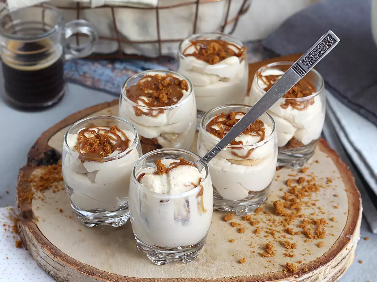 Spekuloos-mousse annoslaseissa