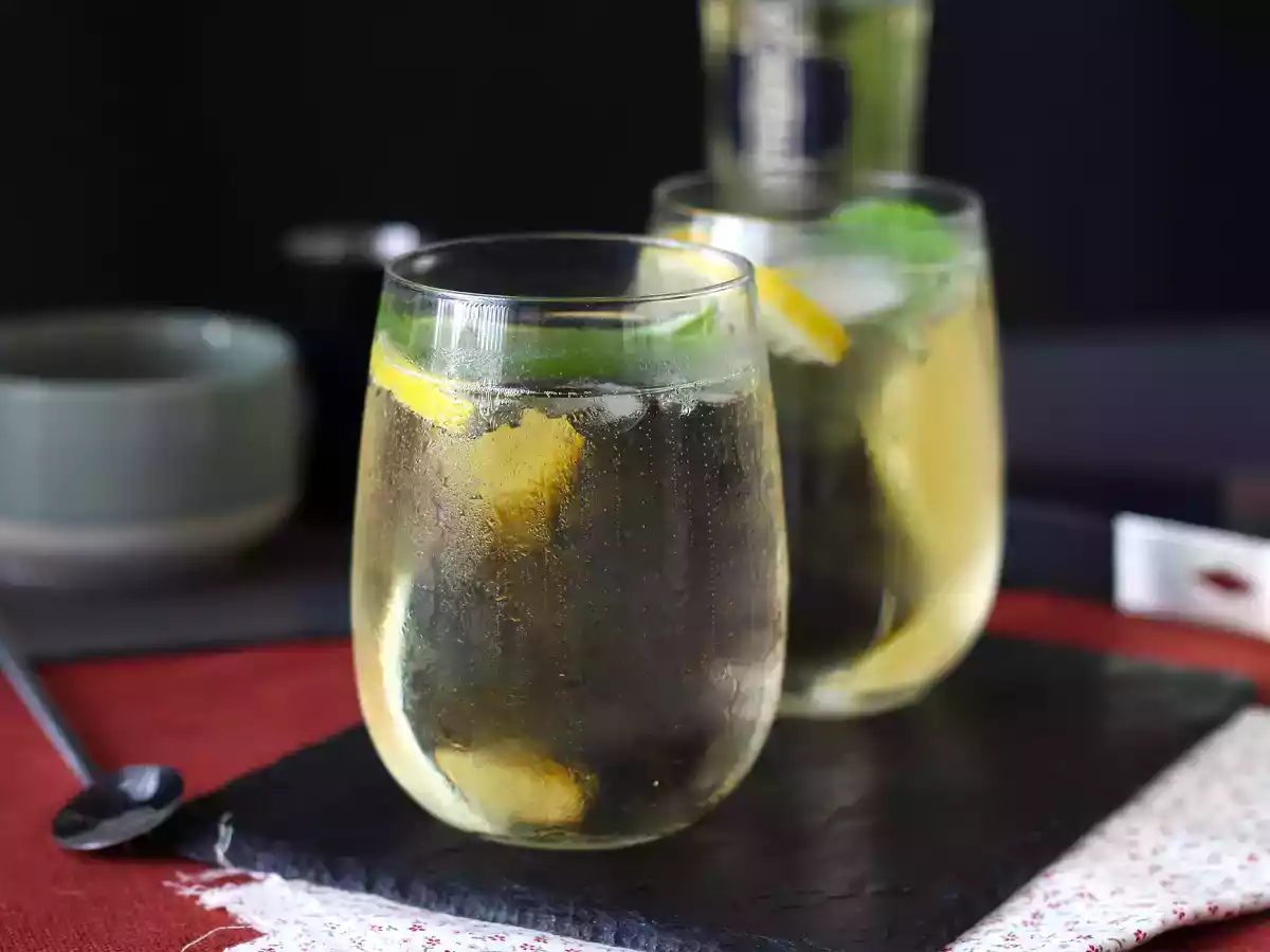Spritz St-Germain ja elderflower-likööri, kesän erittäin raikas cocktail - kuva 4