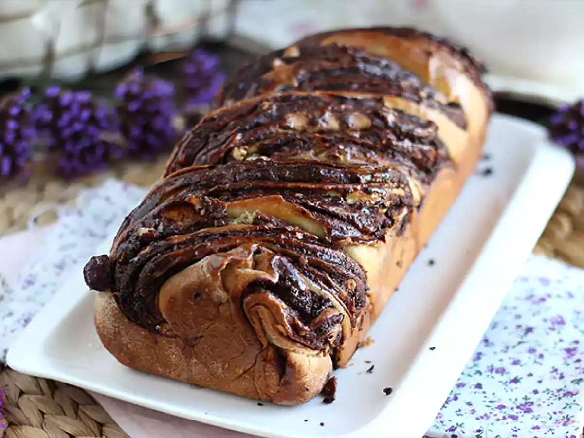 Suklaa-hasselpähkinäbabka