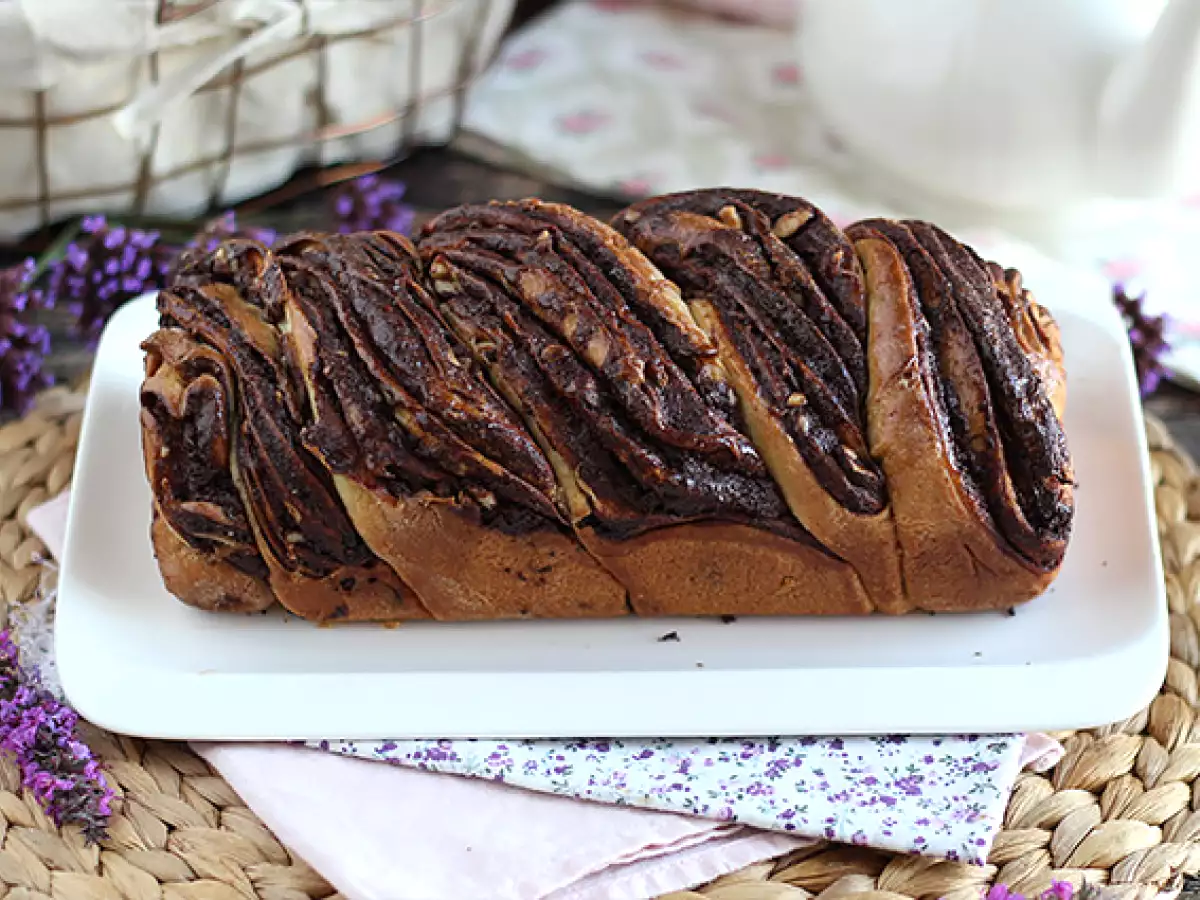 Suklaa-hasselpähkinäbabka - kuva 4