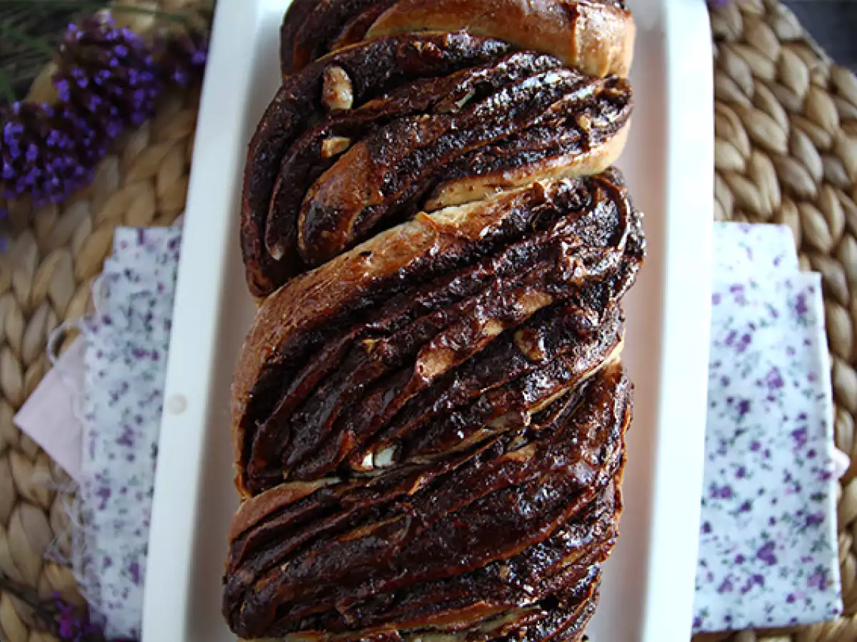 Suklaa-hasselpähkinäbabka - kuva 6