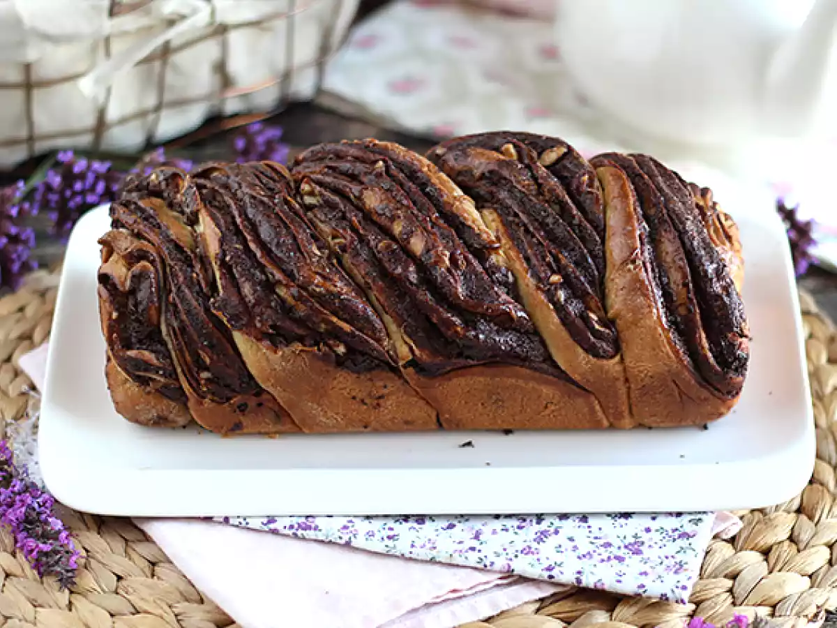 Suklaa- ja hasselpähkinä-babka - kuva 4