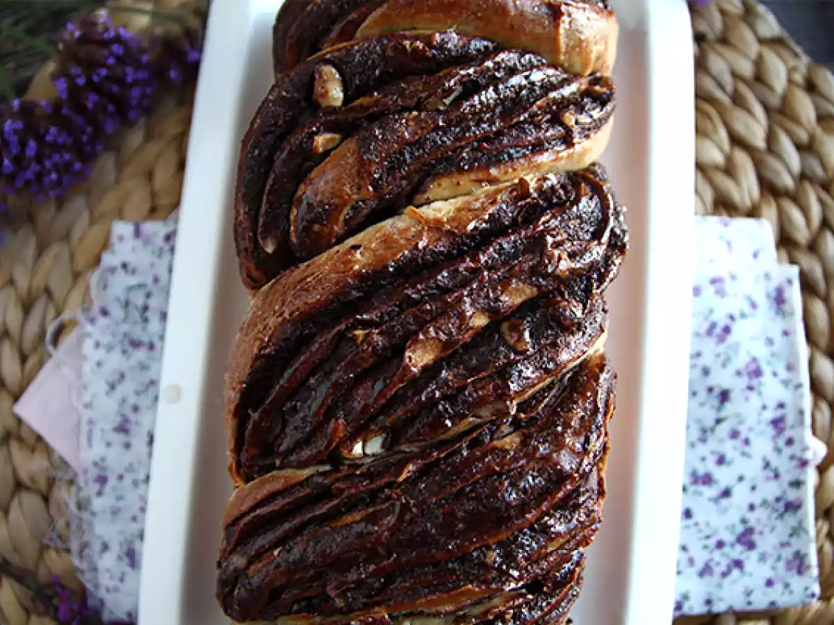 Suklaa- ja hasselpähkinä-babka - kuva 6