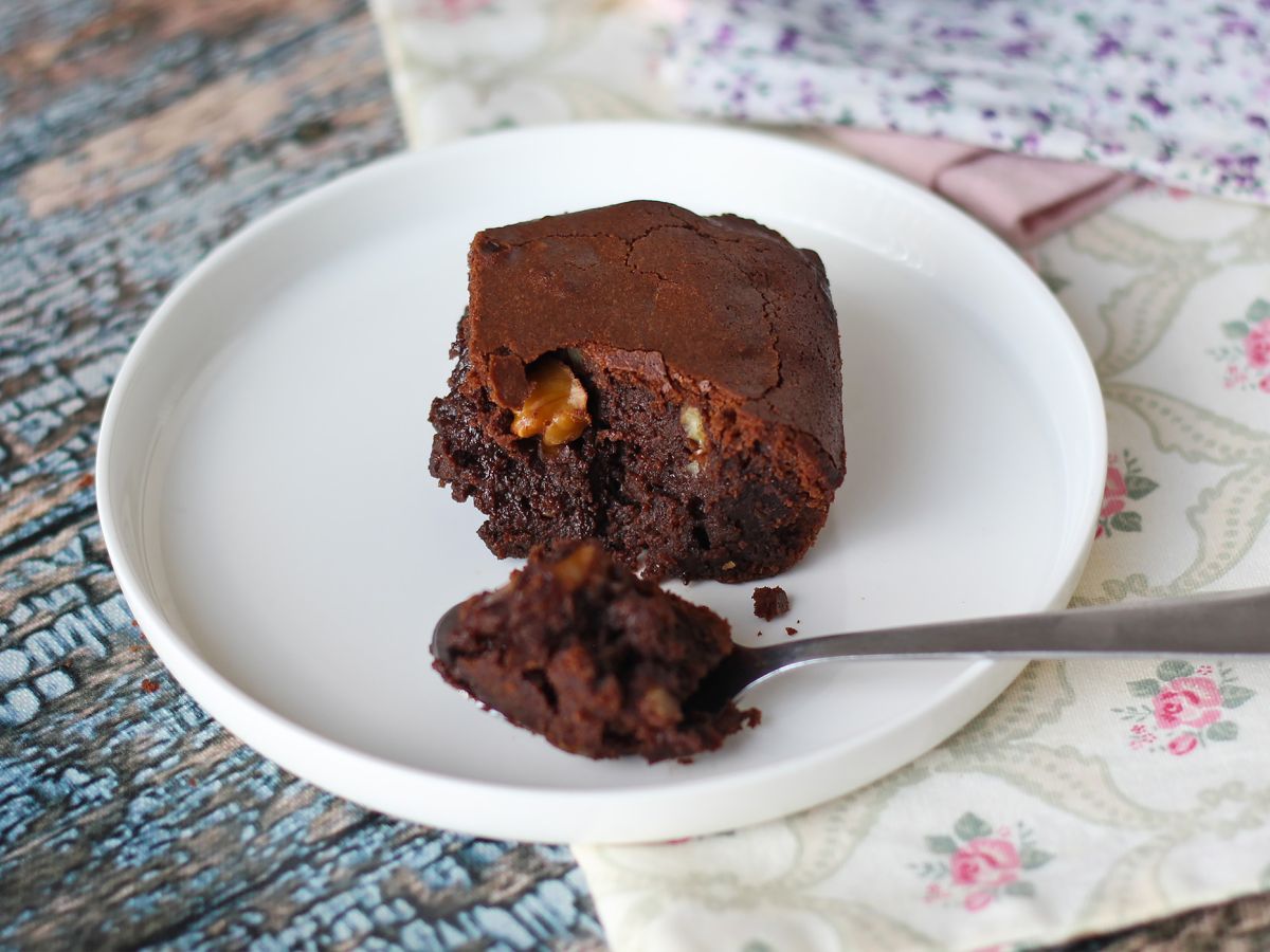 Suklaa- ja saksanpähkinäbrownie Air Fryerissa - kuva 2