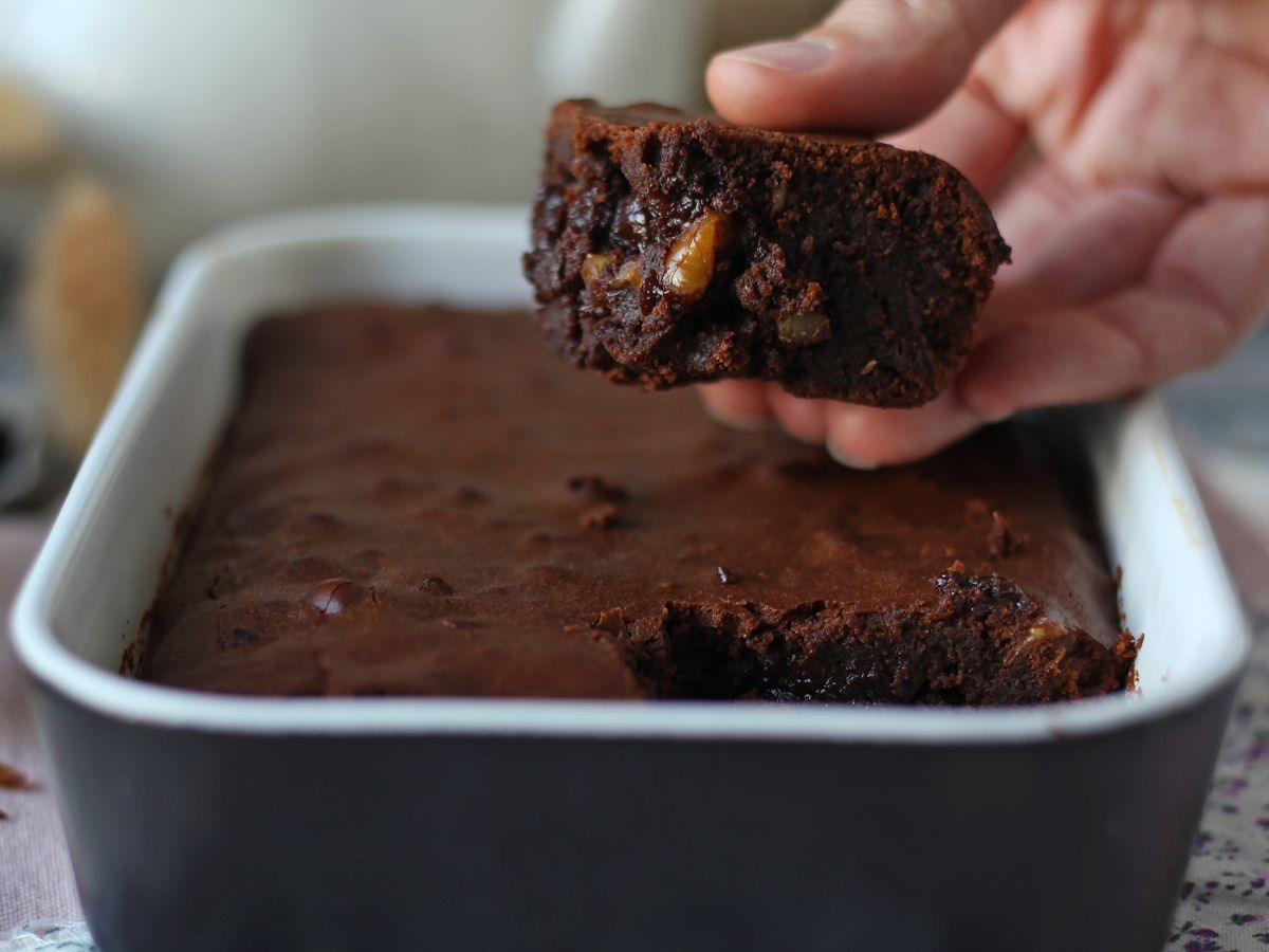 Suklaa- ja saksanpähkinäbrownie Air Fryerissa - kuva 4