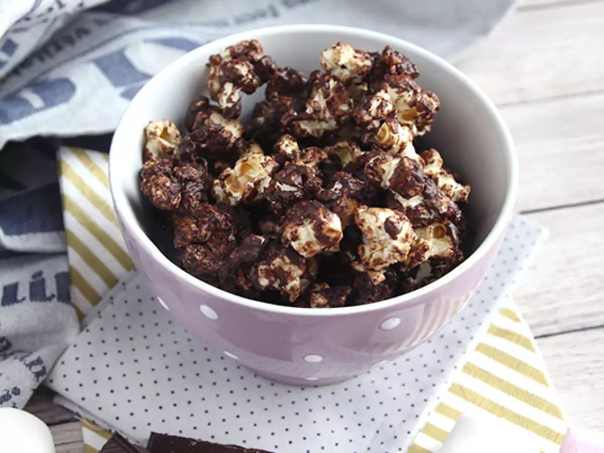 Suklaa- ja vaahtokarkkipopcorn - kuva 5