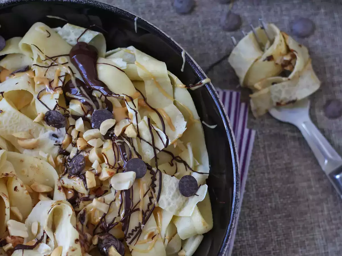 Suklaa-maapähkinävoilla kuorrutetut crêpe-tagliatelle - kuva 8