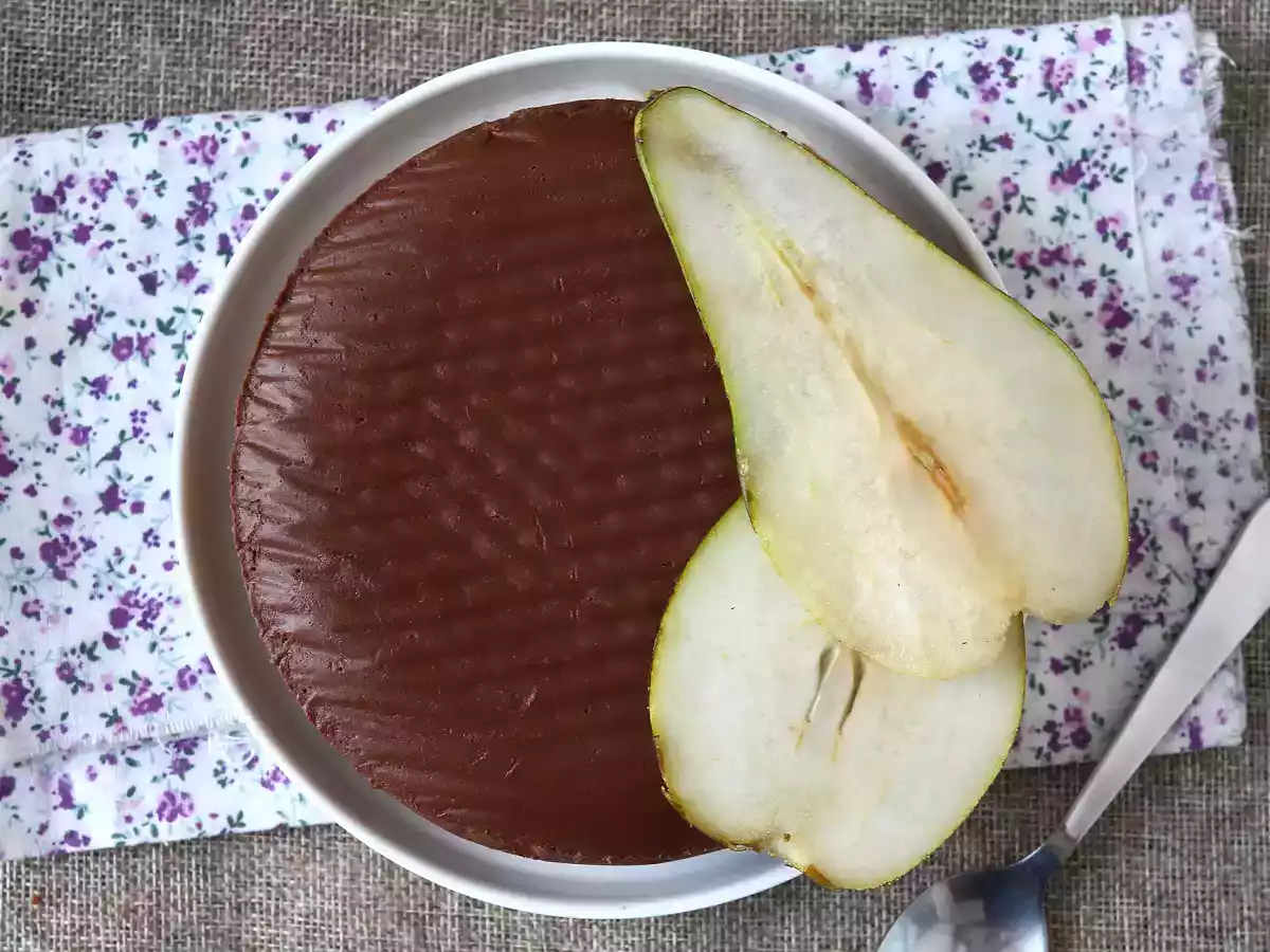 Suklaa-päärynäfudge, superhelppo jälkiruoka, jossa on vain 2 ainesosaa! - kuva 4