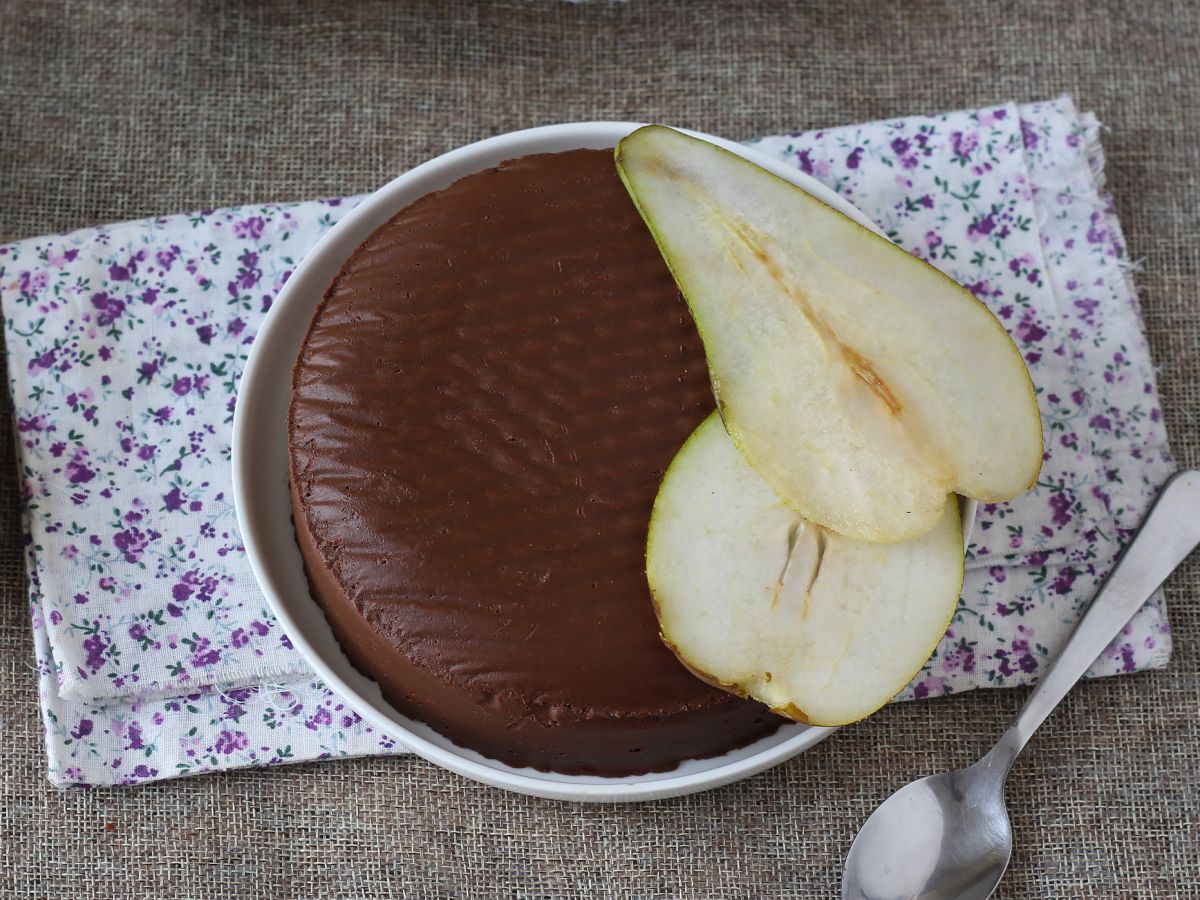 Suklaa-päärynäfudge, superhelppo jälkiruoka, jossa on vain 2 ainesosaa! - kuva 6