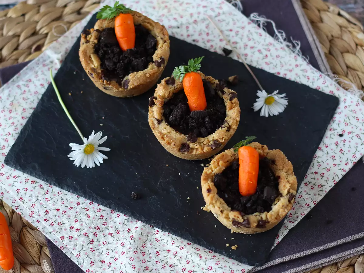 Suklaaganassilla täytetyt keksikupit porkkanaruukun tyyliin - kuva 5