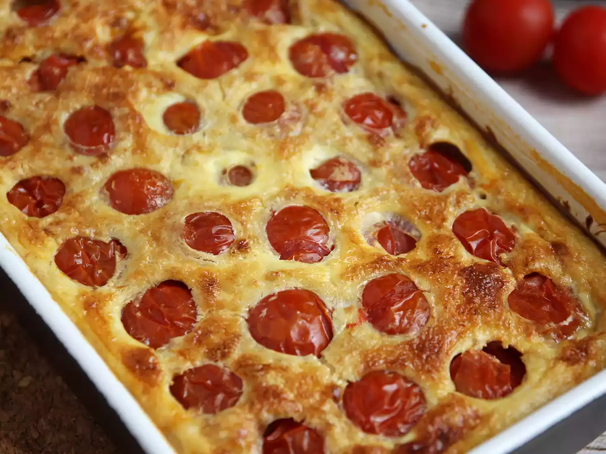 Suolainen clafoutis kirsikkatomaateilla ja tonnikalalla - kuva 2