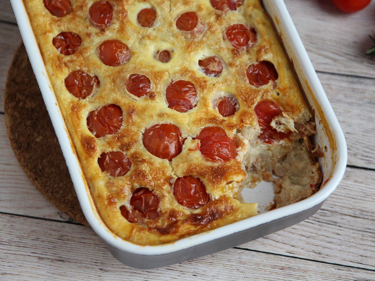 Suolainen clafoutis kirsikkatomaateilla ja tonnikalalla - kuva 4