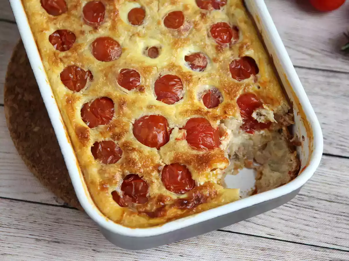 Suolainen clafoutis kirsikkatomaateilla ja tonnikalalla - kuva 4