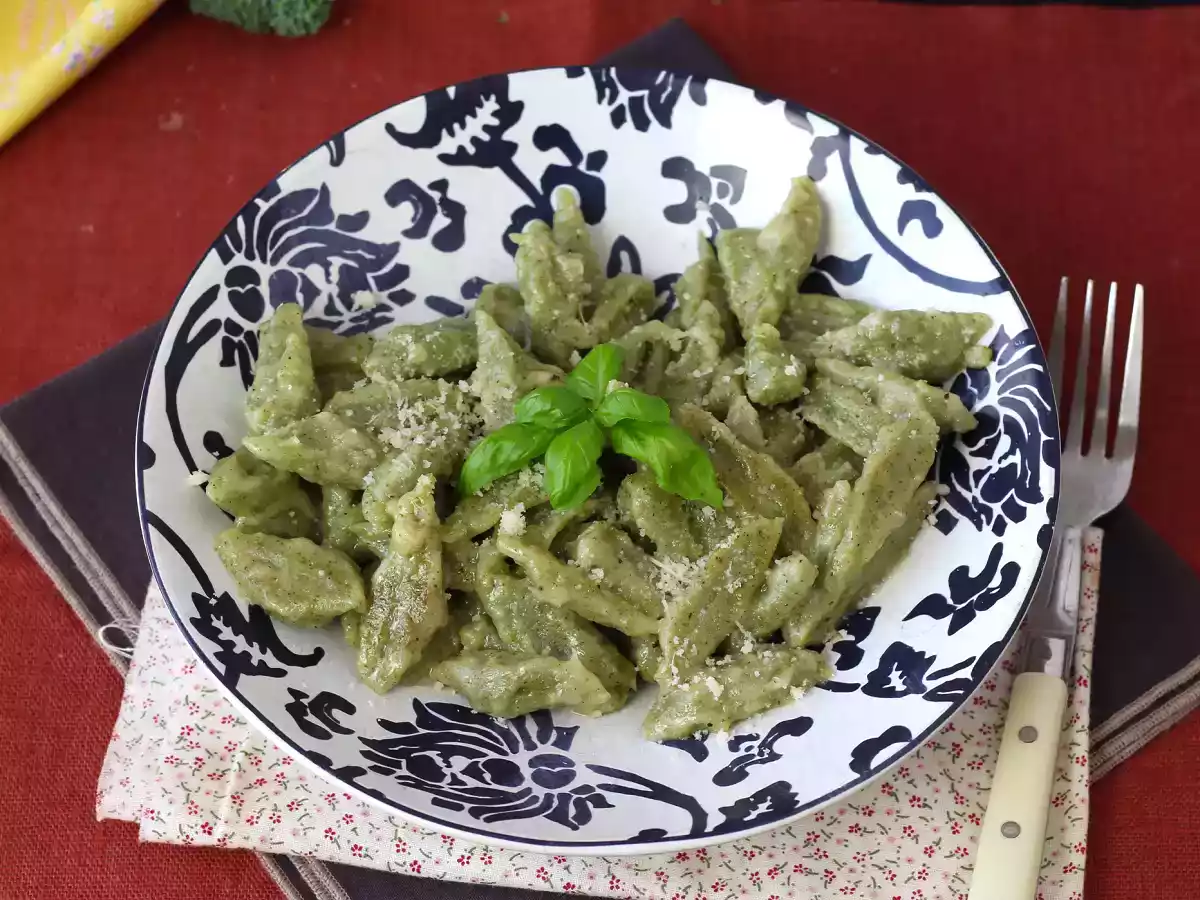Superhelppo parsakaalipasta, joka saa lapset innostumaan vihanneksista - kuva 5