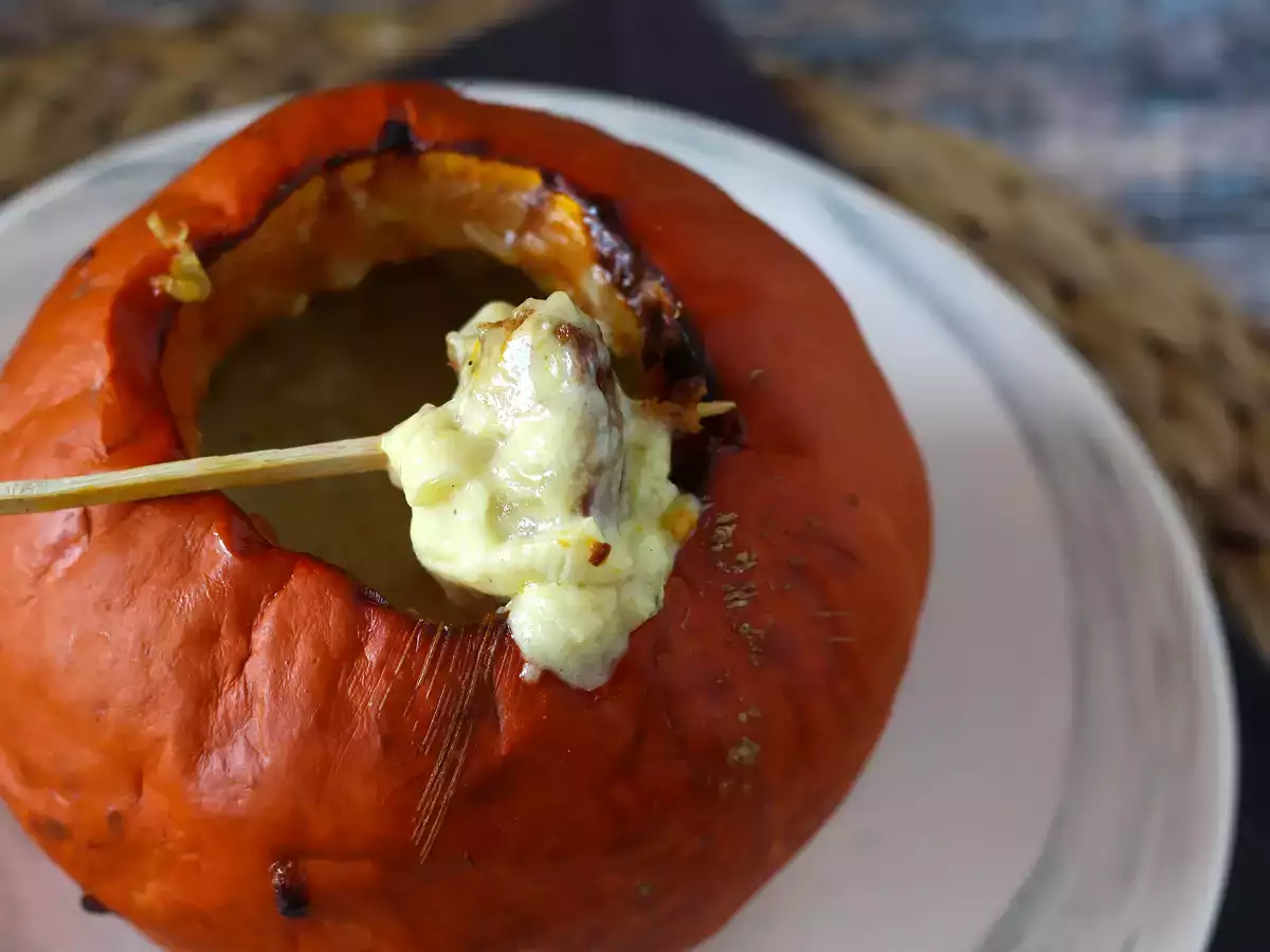 Syksyinen Reblochon-fondue Hokkaidokurpitsassa! - kuva 2