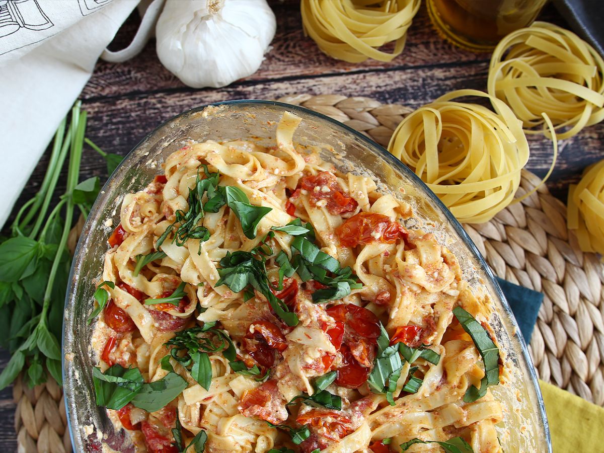 Tagliatelle feta ja kirsikkatomaatit - paistettu fetapasta - kuva 7