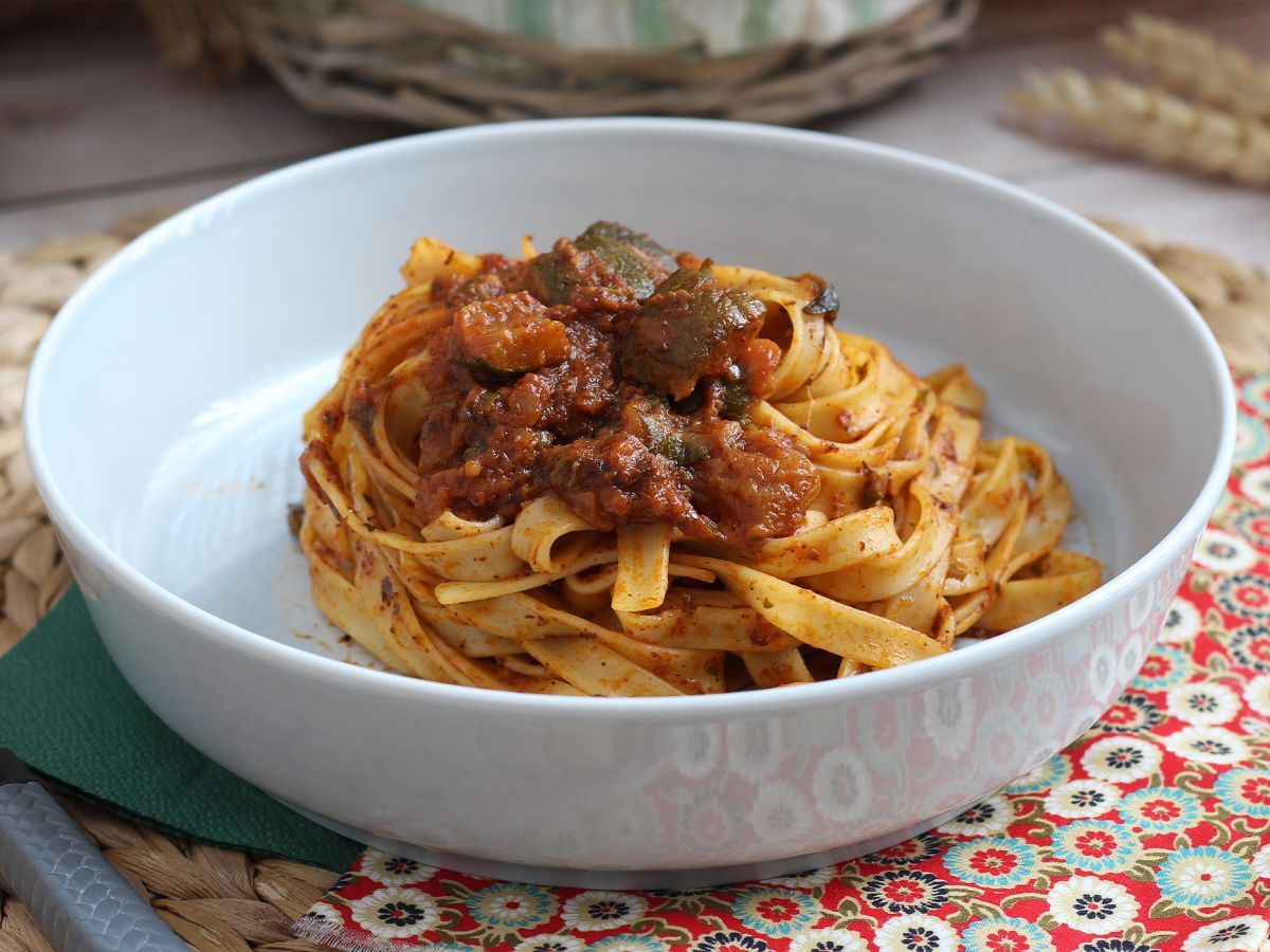Tagliatelle kesäkurpitsaragutilla: herkullinen kasvisruoka, jota kaikki rakastavat! - kuva 2