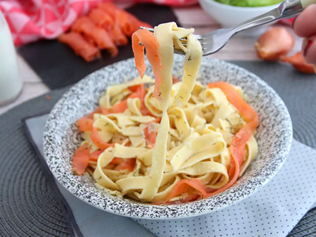 Tagliatelle savulohen ja tillin kanssa