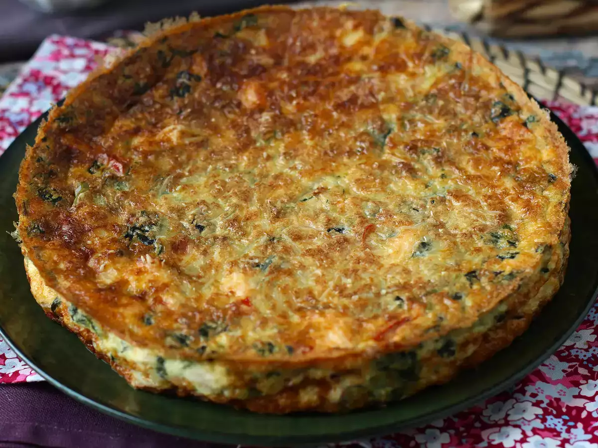 Taikinaa sisältämätön quiche, jossa on lohta, pinaattia ja raejuustoa - kuva 2