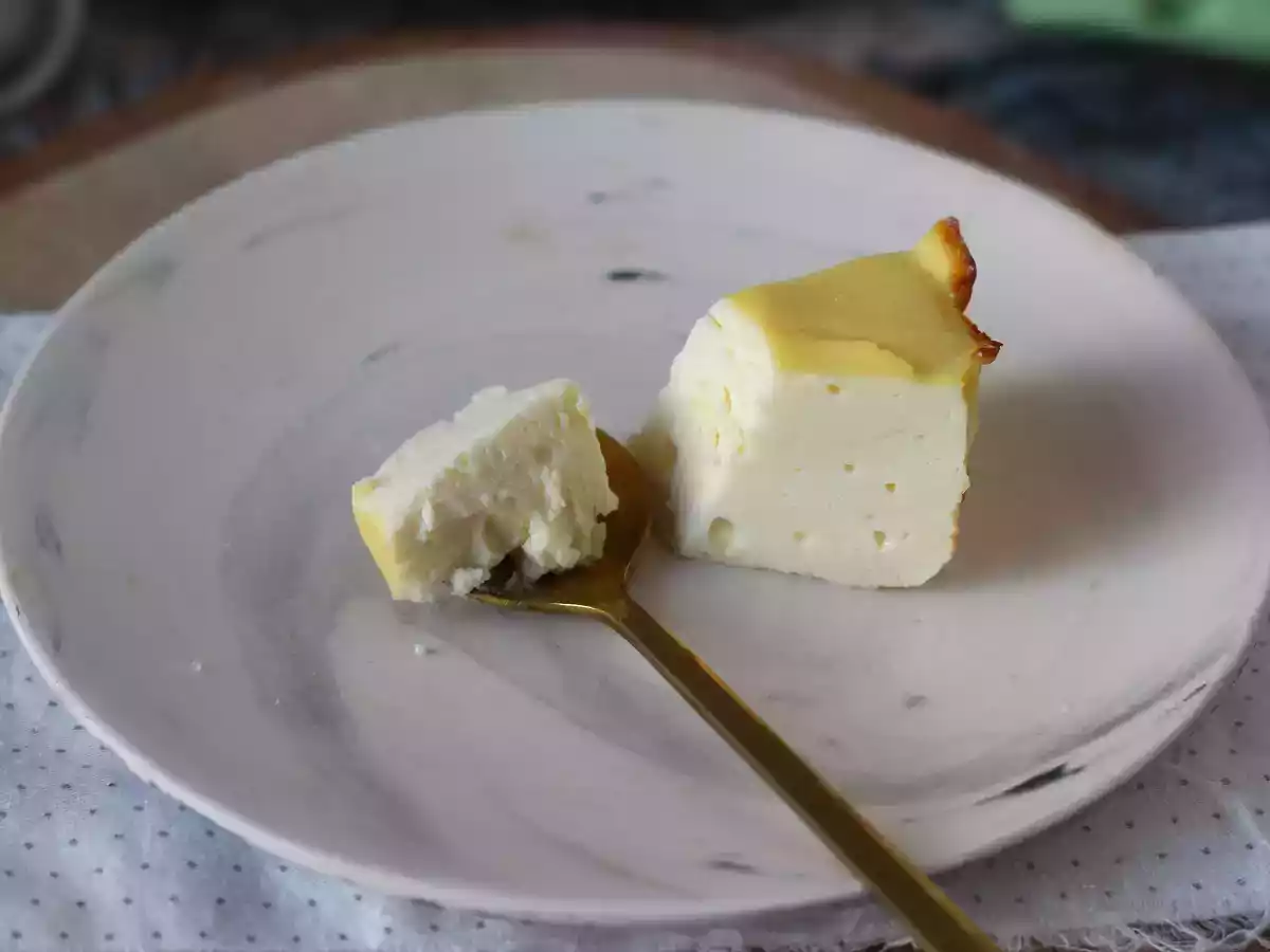 Taloudellinen ricotta-fondanttikakku, jossa on vain 4 ainesosaa - kuva 2