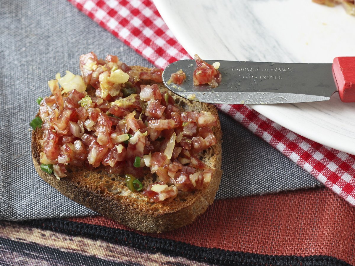 Tartar de fuet: pikaversio klassisesta pihvitartarista. - kuva 4