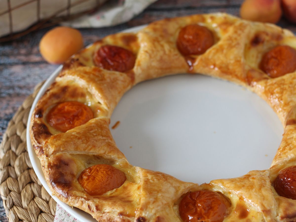 Tarte oranaise - lehtitaikina, vaniljakastike ja aprikoosit - kuva 2