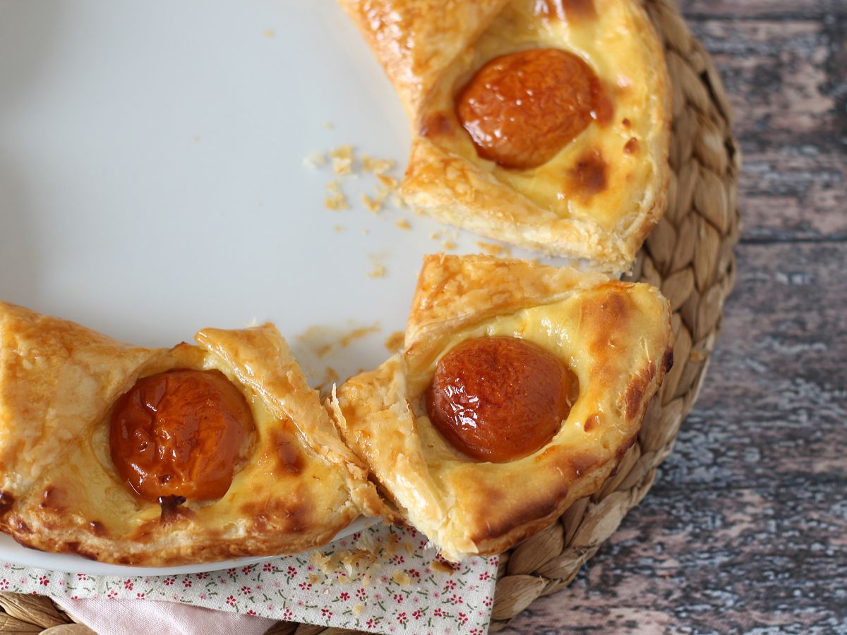 Tarte oranaise - lehtitaikina, vaniljakastike ja aprikoosit - kuva 4