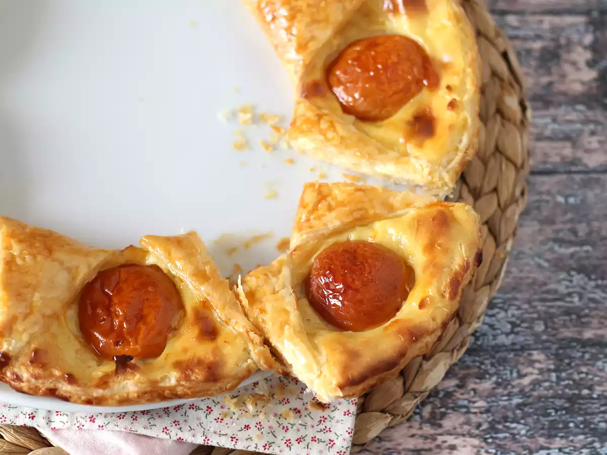 Tarte oranaise - lehtitaikina, vaniljakastike ja aprikoosit - kuva 4