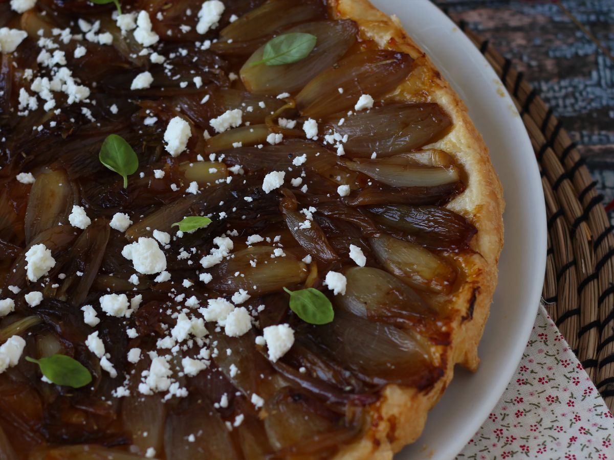Tarte tatin salottisipulin ja fetajuuston kera, vastustamaton suolainen versio! - kuva 4