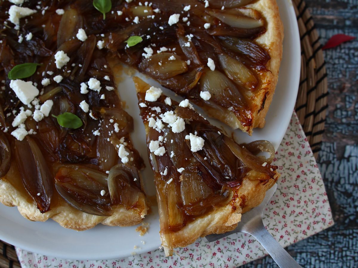 Tarte tatin salottisipulin ja fetajuuston kera, vastustamaton suolainen versio! - kuva 5