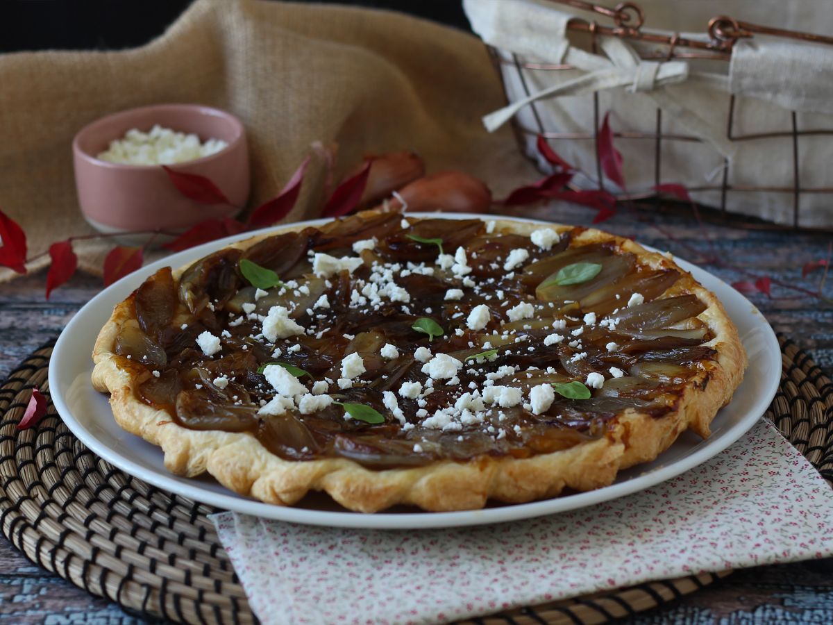 Tarte tatin salottisipulin ja fetajuuston kera, vastustamaton suolainen versio! - kuva 6