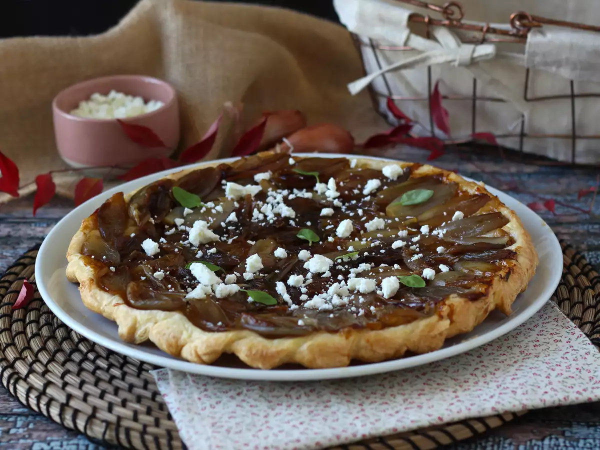 Tarte tatin salottisipulin ja fetajuuston kera, vastustamaton suolainen versio! - kuva 6