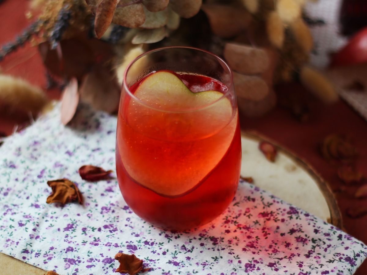 Täydellinen cocktail ystävänpäiväksi, karpalo spritz!