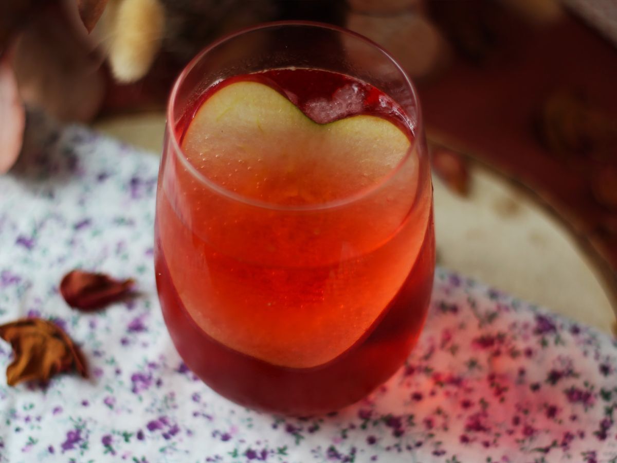 Täydellinen cocktail ystävänpäiväksi, karpalo spritz! - kuva 6