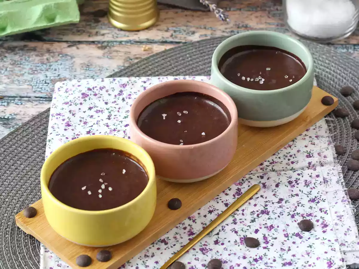 Täydellinen suklaamousse, ultra gourmet, jossa on ripaus suolaa. - kuva 2