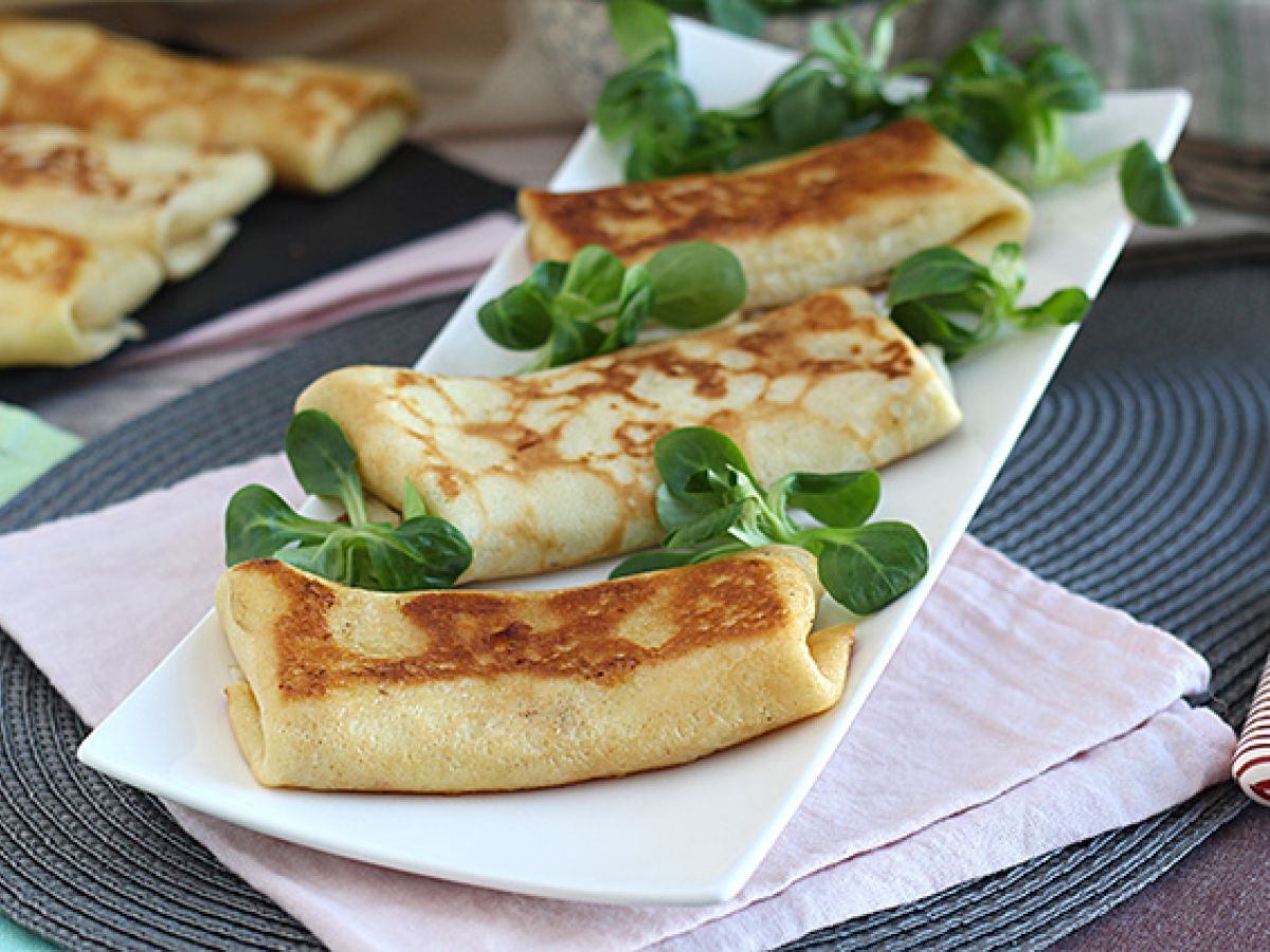 Täytetyt pannukakut béchamel-kastikkeella, juustolla ja kinkulla - kuva 2