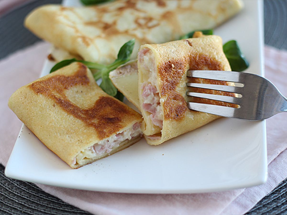 Täytetyt pannukakut béchamel-kastikkeella, juustolla ja kinkulla - kuva 4
