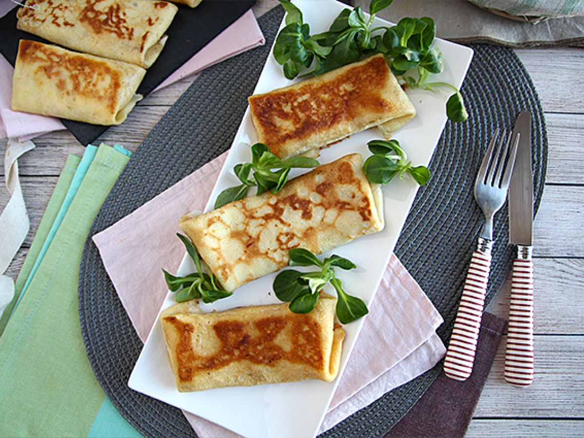Täytetyt pannukakut béchamel-kastikkeella, juustolla ja kinkulla - kuva 6