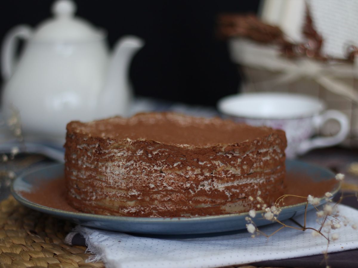 Tiramisu-tyylinen pannukakkukakku kahvin ja kaakaon kera - kuva 2