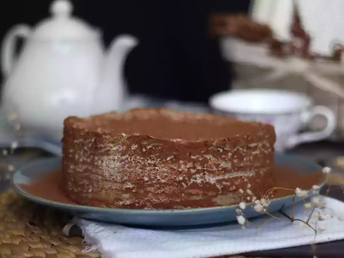 Tiramisu-tyylinen pannukakkukakku kahvin ja kaakaon kera - kuva 2