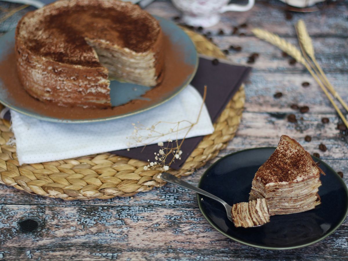 Tiramisu-tyylinen pannukakkukakku kahvin ja kaakaon kera - kuva 4