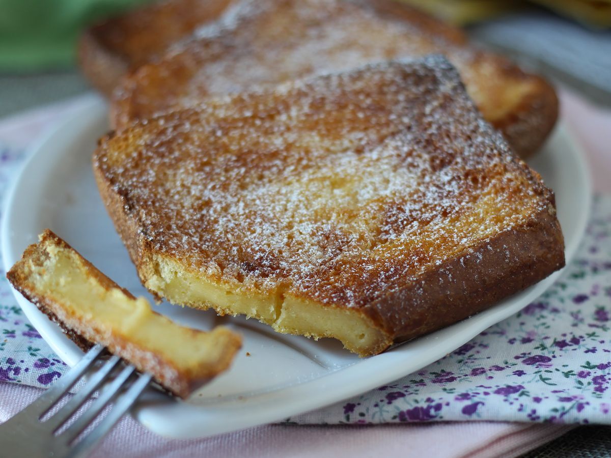 Torrijas ilmankuumentimessa briossileivän kanssa, perinne ilman komplikaatioita