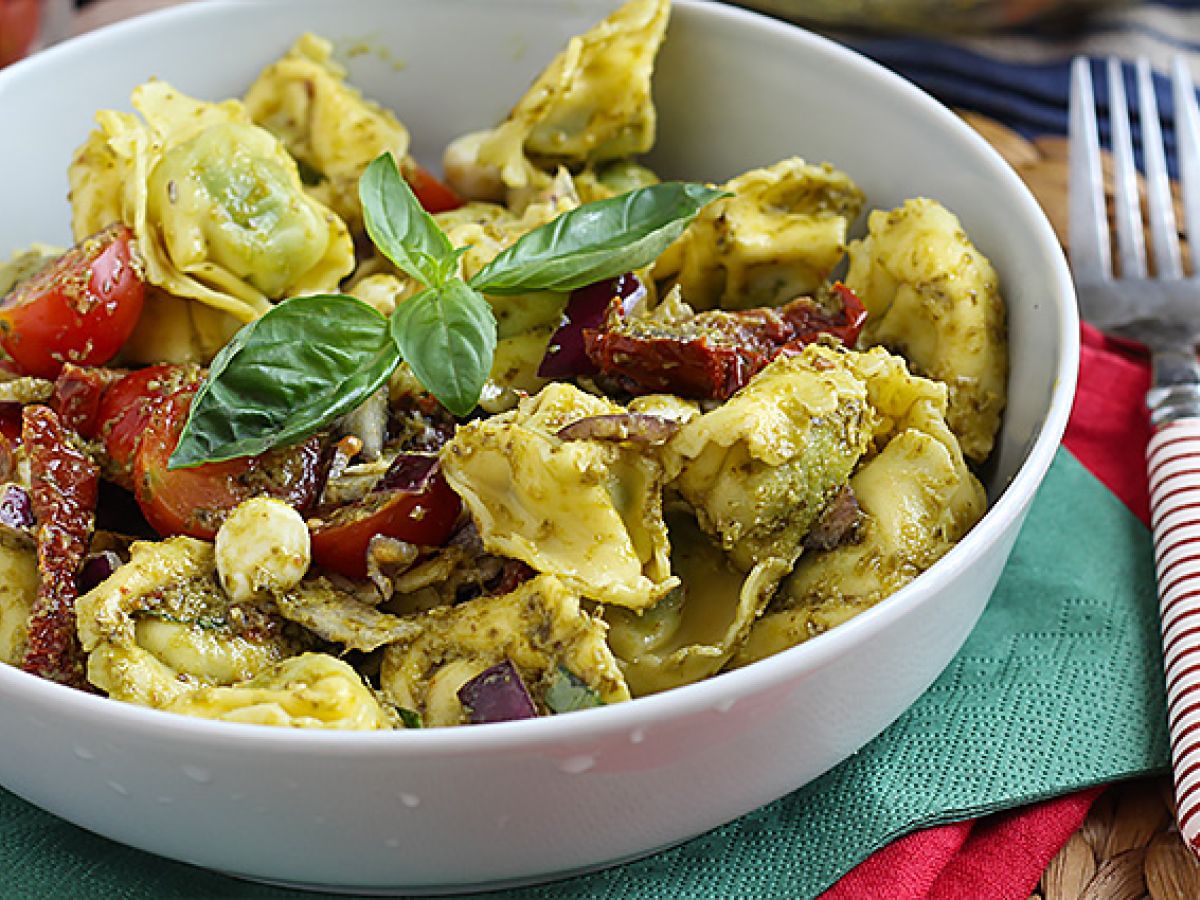 Tortellini-pestosalaatti - kuva 2